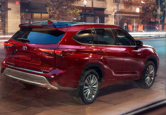 Vista trasera de la Toyota Highlander 2021